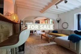Superb House Not far from the Coast