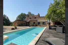 Detached House and Garden with Swimming Pool