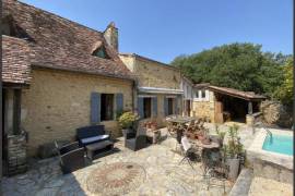 Detached House and Garden with Swimming Pool