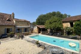 Detached House and Garden with Swimming Pool