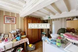 Detached Country House with Outbuilding