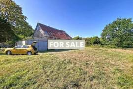 Detached Country House with Outbuilding