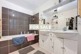 Property in Coastal Location, Nice Family Home