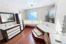 Lovely Family Home in Coastal Town