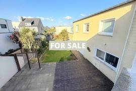 Lovely Family Home in Coastal Town