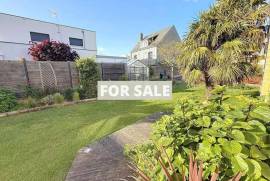 Lovely Family Home in Coastal Town