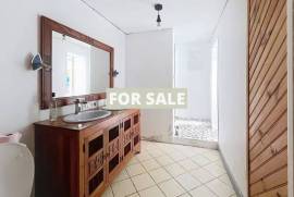 Detached Country House with Swimming Pool