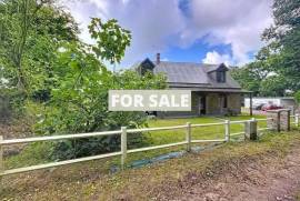 Detached Country House with Swimming Pool