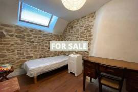 Beautiful House with Guest Cottage and Garden