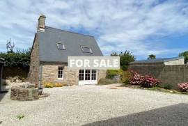 Beautiful House with Guest Cottage and Garden