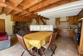 Beautiful House with Guest Cottage and Garden