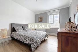 Building in Heart of Rural Village with Potential