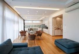 Detached house for rent in Jurmala, 440.20m2