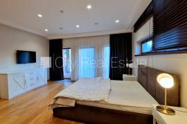 Detached house for rent in Jurmala, 440.20m2