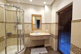 Detached house for rent in Jurmala, 440.20m2