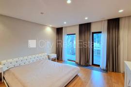Detached house for rent in Jurmala, 440.20m2