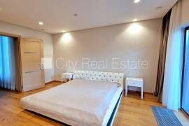 Detached house for rent in Jurmala, 440.20m2