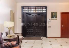 Detached house for sale in Jurmala, 580.00m2