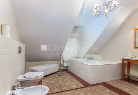 Detached house for sale in Jurmala, 580.00m2