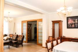 Detached house for sale in Riga district, 343.00m2