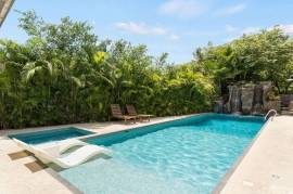 Casa Sunset: Resort-Style Entertainer's Retreat with Pool in Hacienda Pinilla, Costa Rica