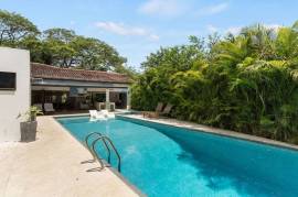 Casa Sunset: Resort-Style Entertainer's Retreat with Pool in Hacienda Pinilla, Costa Rica