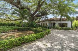 Casa Sunset: Resort-Style Entertainer's Retreat with Pool in Hacienda Pinilla, Costa Rica