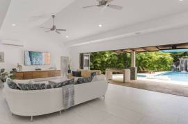 Casa Sunset: Resort-Style Entertainer's Retreat with Pool in Hacienda Pinilla, Costa Rica