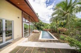 Casa Gracia: Luxury Jungle Retreat with Infinity Pool in Rancho Villareal, Tamarindo