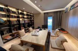 Le Raffine Sukhumvit 24 - Lagre Three Bedroom with Privete pool in Phrom Phrong Prime Location.