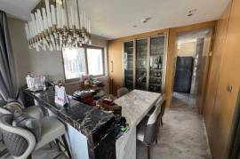 Le Raffine Sukhumvit 24 - Lagre Three Bedroom with Privete pool in Phrom Phrong Prime Location.
