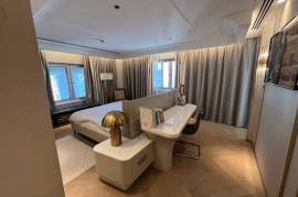 Le Raffine Sukhumvit 24 - Lagre Three Bedroom with Privete pool in Phrom Phrong Prime Location.