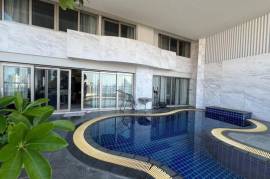 Le Raffine Sukhumvit 24 - Lagre Three Bedroom with Privete pool in Phrom Phrong Prime Location.