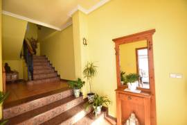 HUGE FAMILY HOME WITH 7 BEDROOMS, POOL, GARAGE AND VIEWS IN LOS MONTESINOS