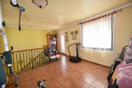HUGE FAMILY HOME WITH 7 BEDROOMS, POOL, GARAGE AND VIEWS IN LOS MONTESINOS