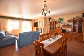 HUGE FAMILY HOME WITH 7 BEDROOMS, POOL, GARAGE AND VIEWS IN LOS MONTESINOS