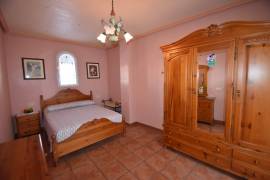 HUGE FAMILY HOME WITH 7 BEDROOMS, POOL, GARAGE AND VIEWS IN LOS MONTESINOS