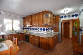 HUGE FAMILY HOME WITH 7 BEDROOMS, POOL, GARAGE AND VIEWS IN LOS MONTESINOS