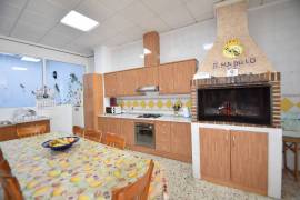 HUGE FAMILY HOME WITH 7 BEDROOMS, POOL, GARAGE AND VIEWS IN LOS MONTESINOS