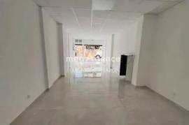 Local Commercial à Louer – 37m² – Parfait État - Lieu dynamique et central