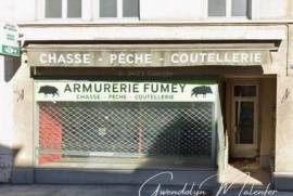 LOCAL COMMERCIAL DE PLAIN-PIED ET ENTIEREMENT RENOVE