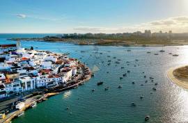 Ruin with Approved Project for the construction of 3 apartments in Ferragudo - Lagoa