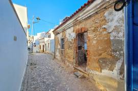 Ruin with Approved Project for the construction of 3 apartments in Ferragudo - Lagoa