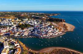 Ruin with Approved Project for the construction of 3 apartments in Ferragudo - Lagoa