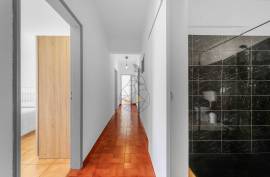 2 Bedroom Apartment with Privileged Location Next to the Riverside Area in Portimão
