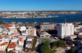 2 Bedroom Apartment with Privileged Location Next to the Riverside Area in Portimão