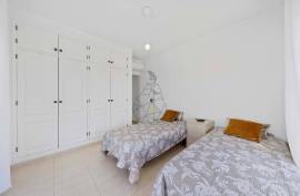 2 Bedroom Apartment in Condominium with Pool and Tennis Court - Portimão