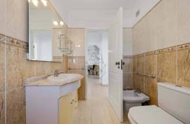 2 Bedroom Apartment in Condominium with Pool and Tennis Court - Portimão