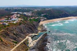Rustic land with 48000 m2 at 3 km Arrifana beach - Aljezur