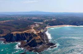 Rustic land with 48000 m2 at 3 km Arrifana beach - Aljezur